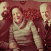 И.В. Огурцов с родителями в ссылке